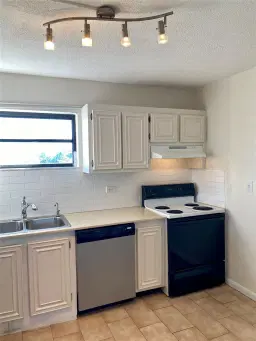 Picture of 4800 Bayview Dr 606, Fort Lauderdale, FL 33308