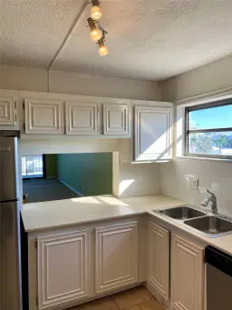 Picture of 4800 Bayview Dr 606, Fort Lauderdale, FL 33308