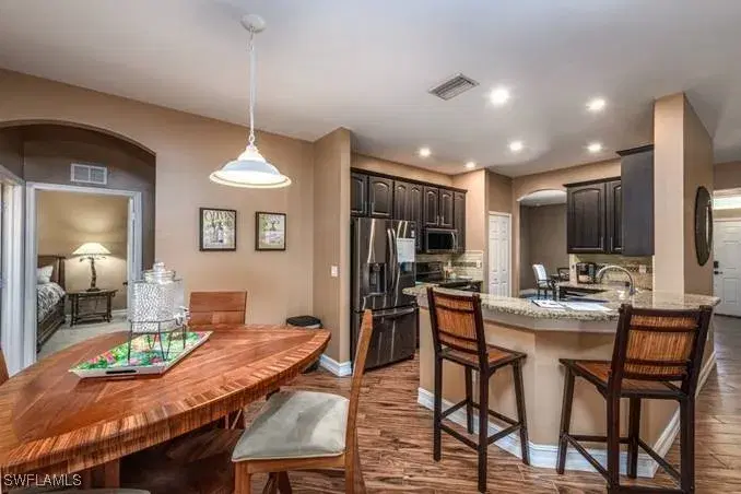 Picture of 2124 NE 40Th St, Cape Coral FL 33909