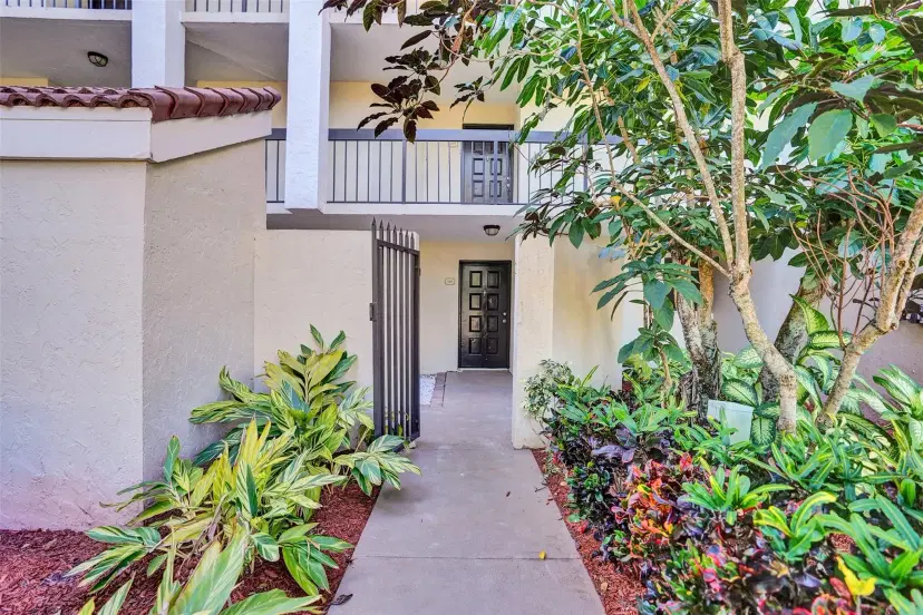 Picture of 820 Lavers Cir G-105, Delray Beach FL 33444