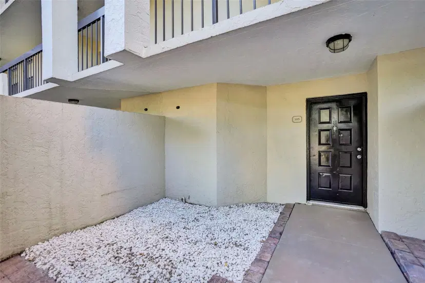 Picture of 820 Lavers Cir G-105, Delray Beach FL 33444