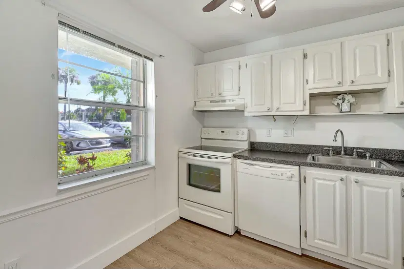 Picture of 1 Abbey Lane 106, Delray Beach FL 33446