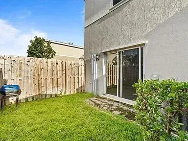 Picture of 460 NE 4Th Lane End Unit E Of Us1 And Tp, Homestead, FL 33034