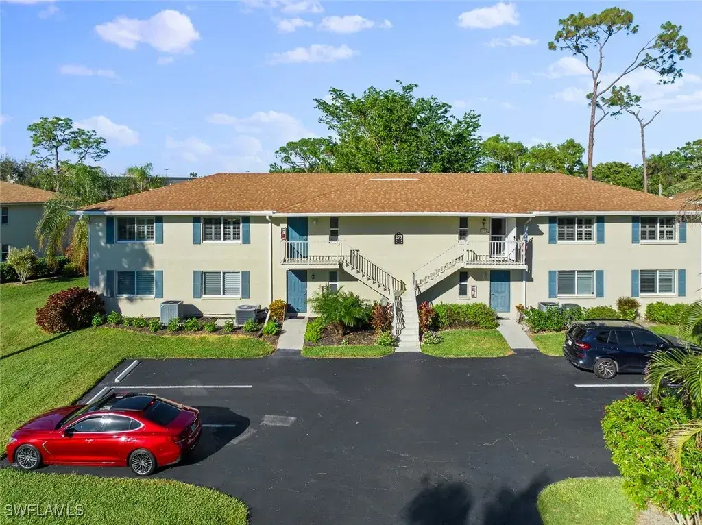 Picture of 273 Albi Rd 4, Naples, FL 34112