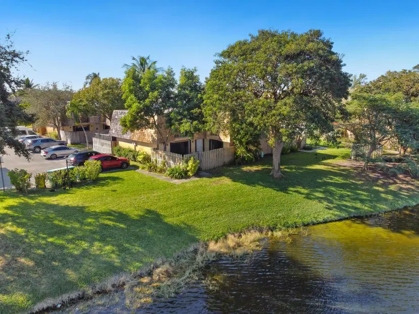 Picture of 315 Lake Arbor Drive, Palm Springs FL 33461