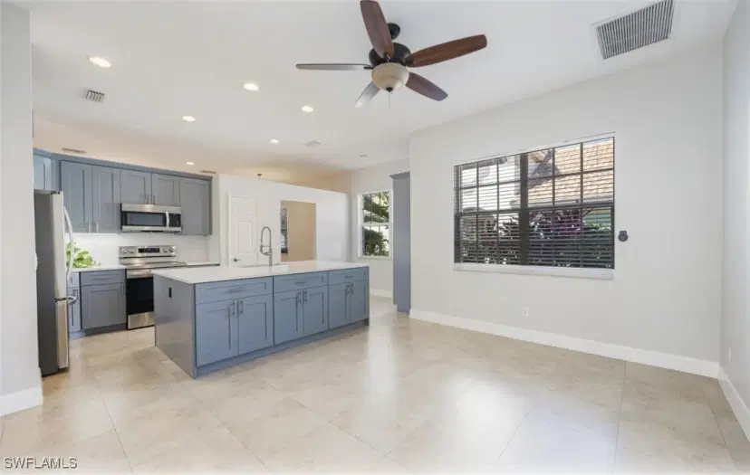 Picture of 176 Vista Ln, Naples FL 34119