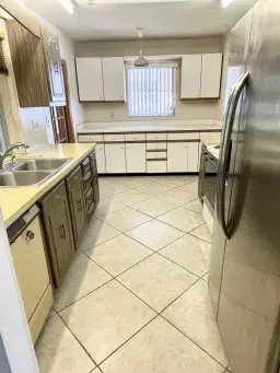 Picture of 1011 NW 90Th Way, Plantation, FL 33322