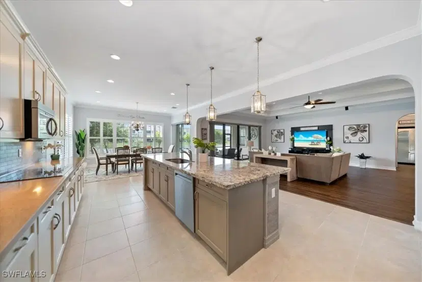 Picture of 9454 Greenleigh Ct, Naples FL 34120