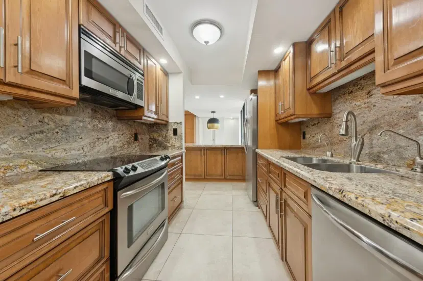 Picture of 3000 N Ocean Drive 3-H, Singer Island FL 33404