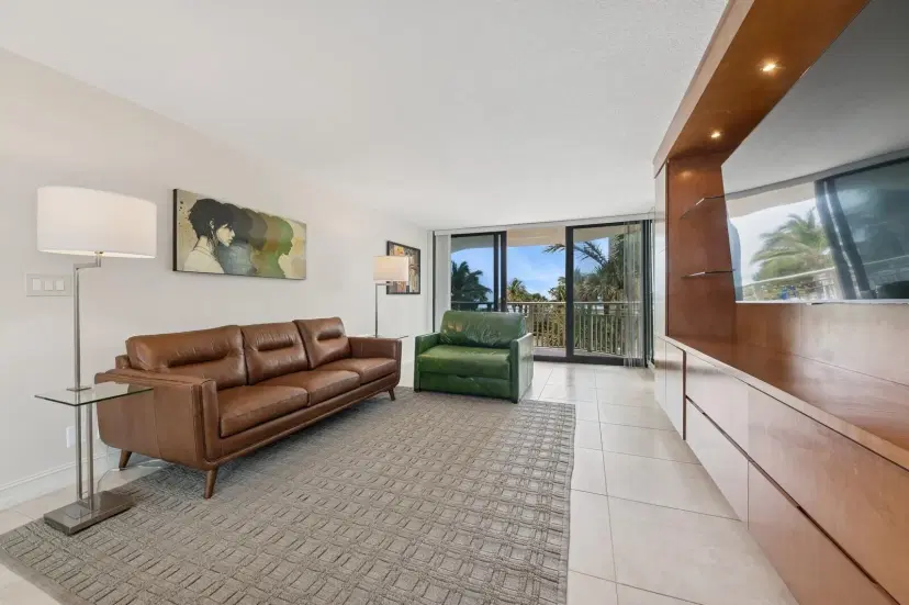Picture of 3000 N Ocean Drive 3-H, Singer Island FL 33404