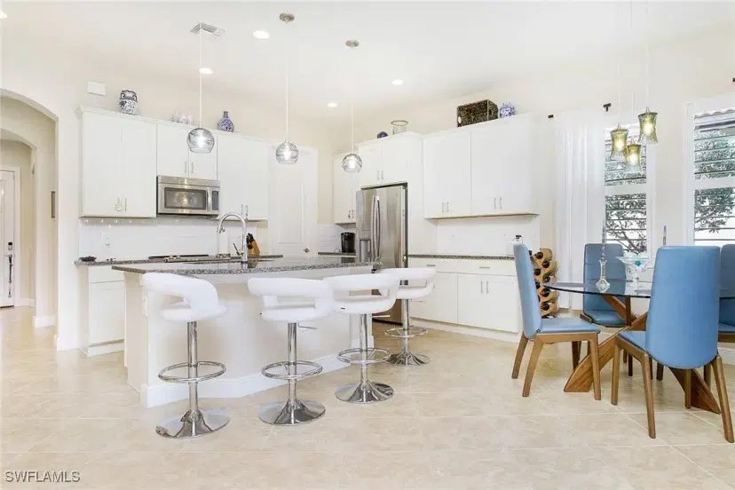 Picture of 1382 Petone Ct, Naples FL 34113