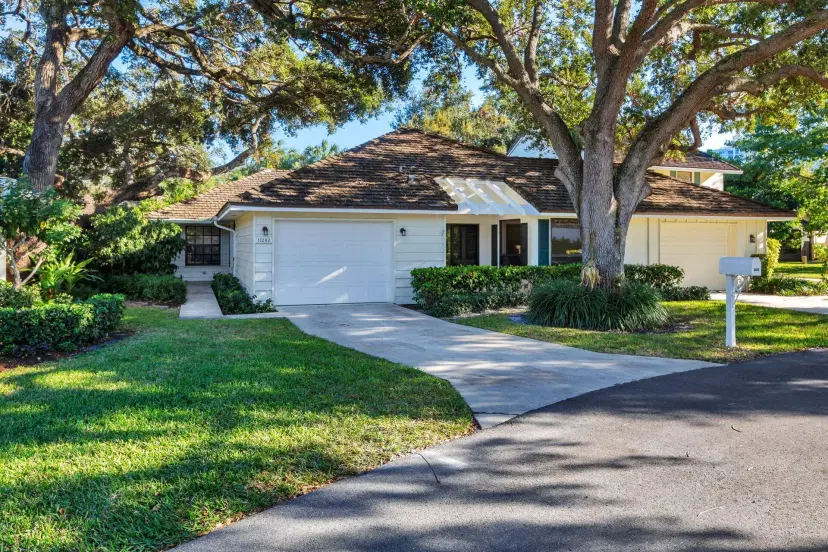 Picture of 11282 Glen Oaks Court 31-C, North Palm Beach FL 33408