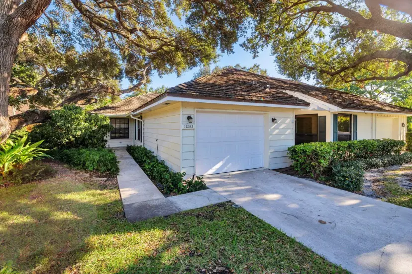 Picture of 11282 Glen Oaks Court 31-C, North Palm Beach FL 33408