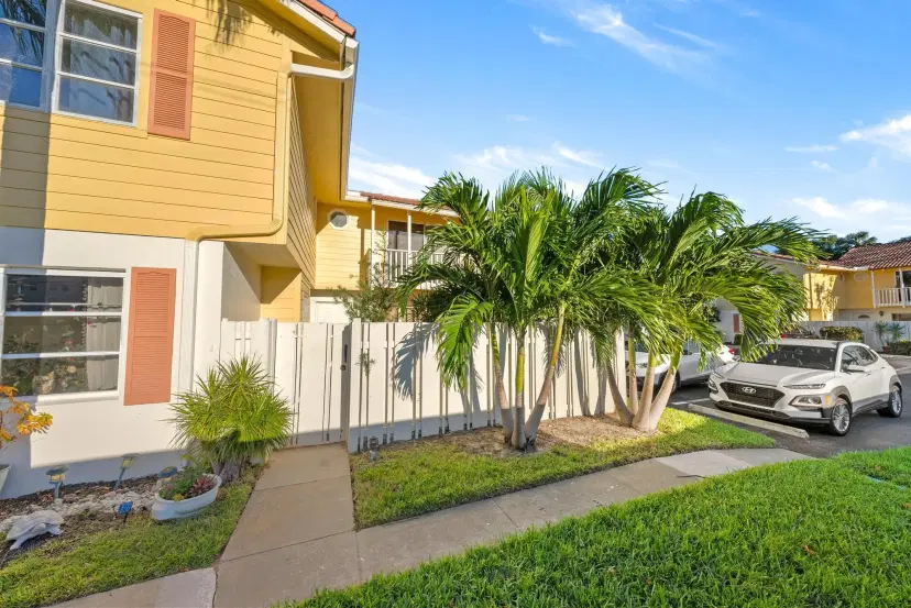 Picture of 169 Seabreeze Circle, Jupiter FL 33477
