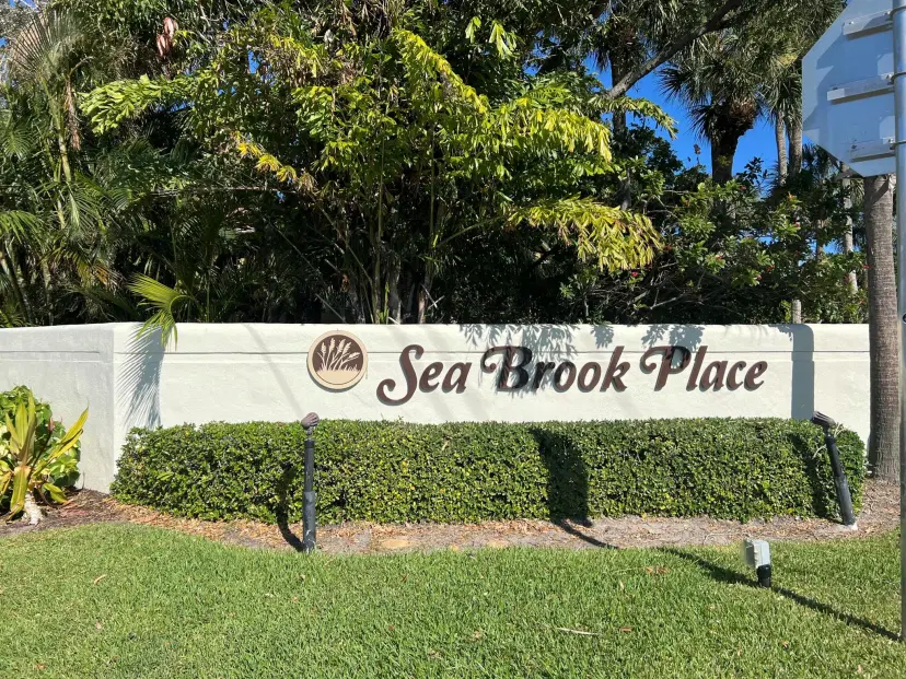 Picture of 169 Seabreeze Circle, Jupiter FL 33477
