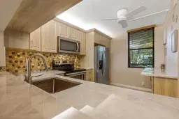 Picture of 2907 Carambola Cir S 203, Coconut Creek, FL 33066