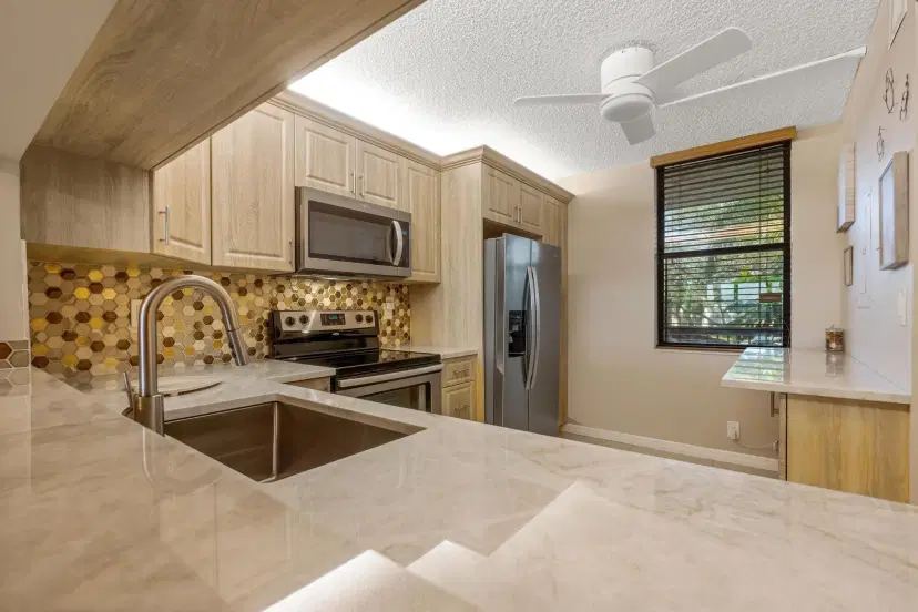 Picture of 2907 Carambola Cir S 203, Coconut Creek FL 33066
