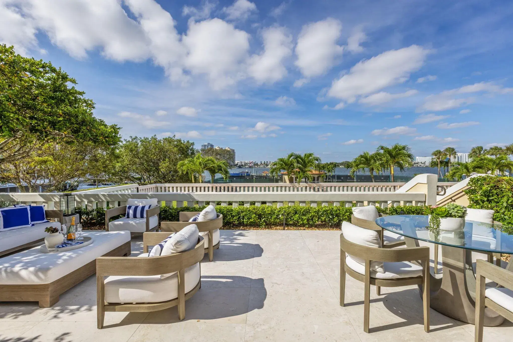 Picture of 150 Bradley Place 112, Palm Beach, FL 33480