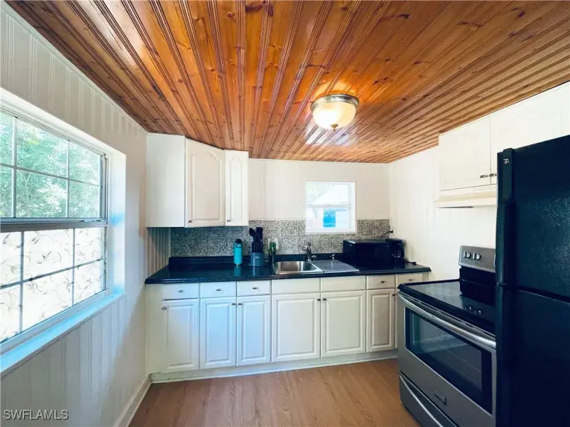 Picture of 6901 Michigan Ave, Gibsonton FL 33534