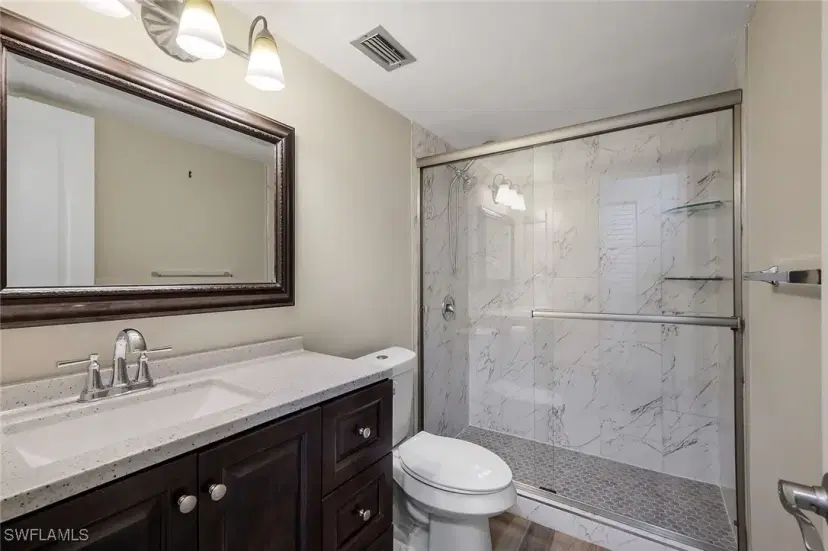 Picture of 233 Yorkshire Ct, Naples FL 34112