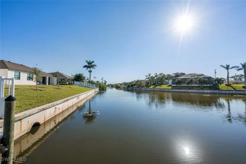 Picture of 1808 SW 8Th Pl, Cape Coral FL 33991