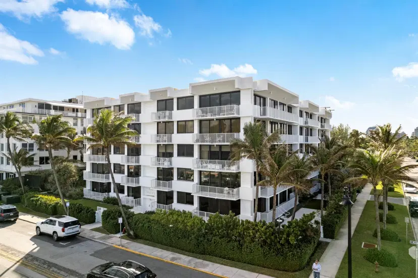 Picture of 330 S Ocean Boulevard E1, Palm Beach FL 33480