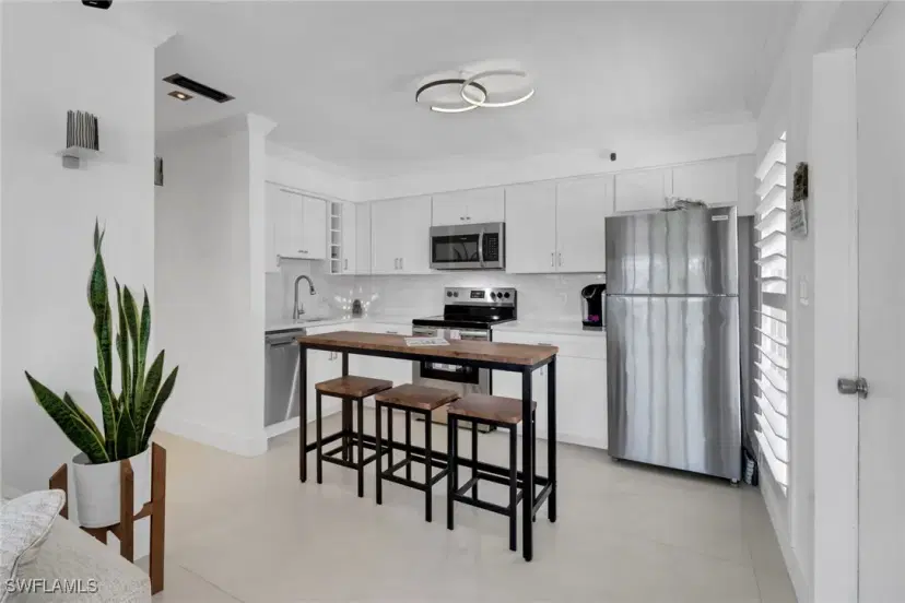 Picture of 1215 Edington Pl E5, Marco Island FL 34145
