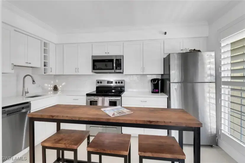 Picture of 1215 Edington Pl E5, Marco Island FL 34145