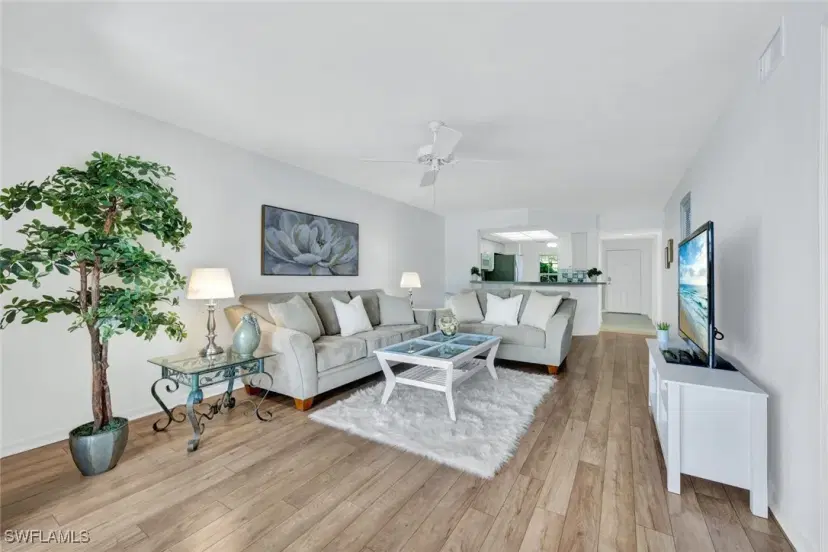 Picture of 774 Wiggins Lake Dr 101, Naples FL 34110