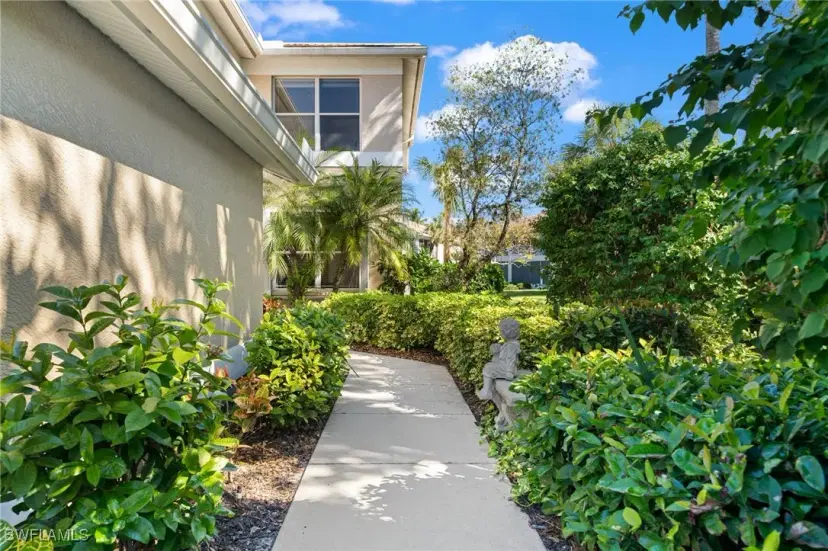 Picture of 784 Carrick Bend Cir 103, Naples FL 34110