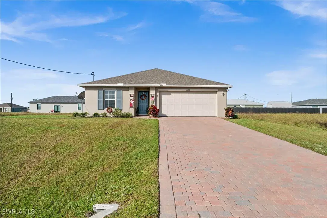 Picture of 7024 Waldo Cir, Labelle, FL 33935