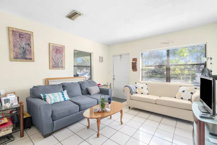 Picture of 571 NE 61St St, Oakland Park FL 33334