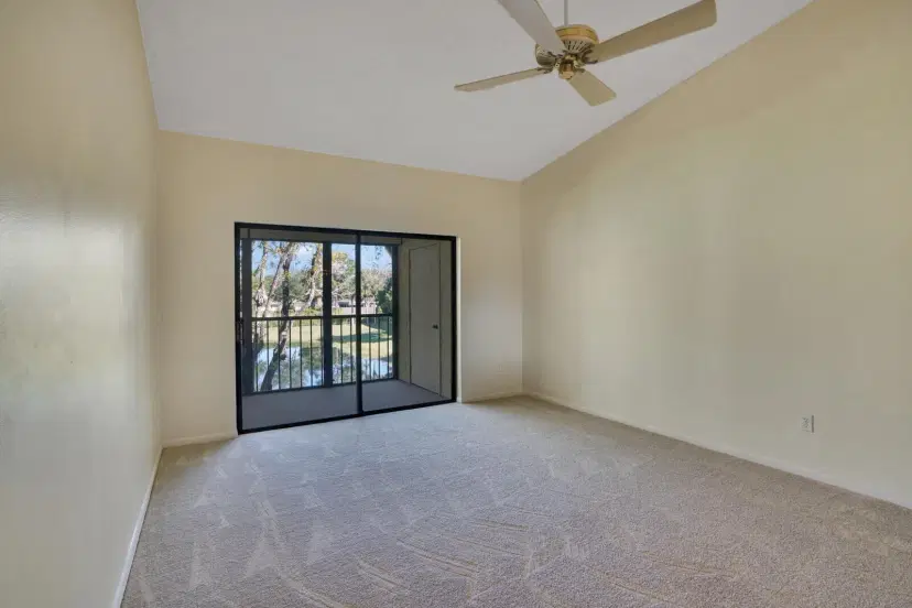 Picture of 7819 Willow Spring Drive 423, Lake Worth FL 33467