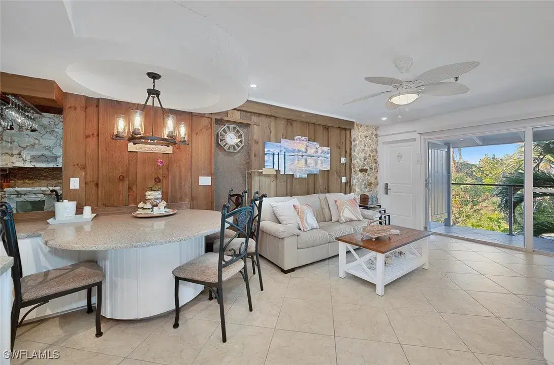 Picture of 900 Broad Ave S 326, Naples, FL 34102