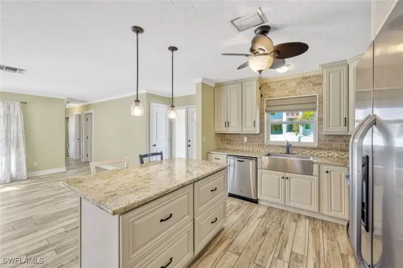 Picture of 155 Tahiti Rd, Marco Island FL 34145