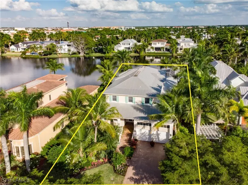 Picture of 725 W Lake Dr, Naples FL 34102