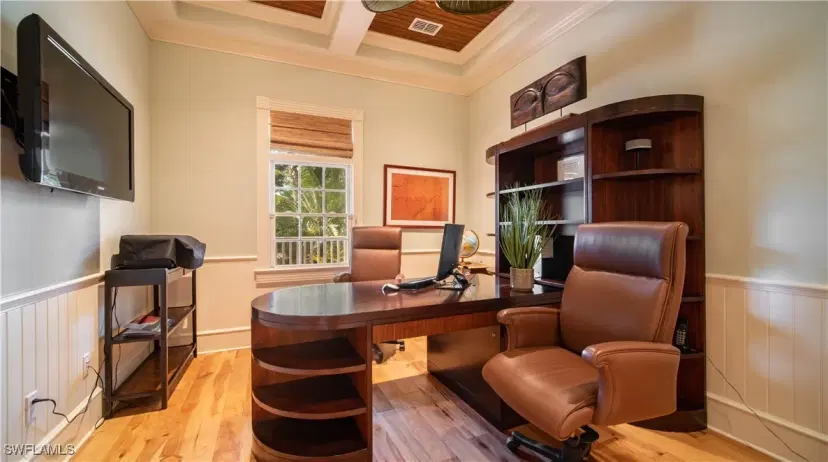 Picture of 725 W Lake Dr, Naples FL 34102