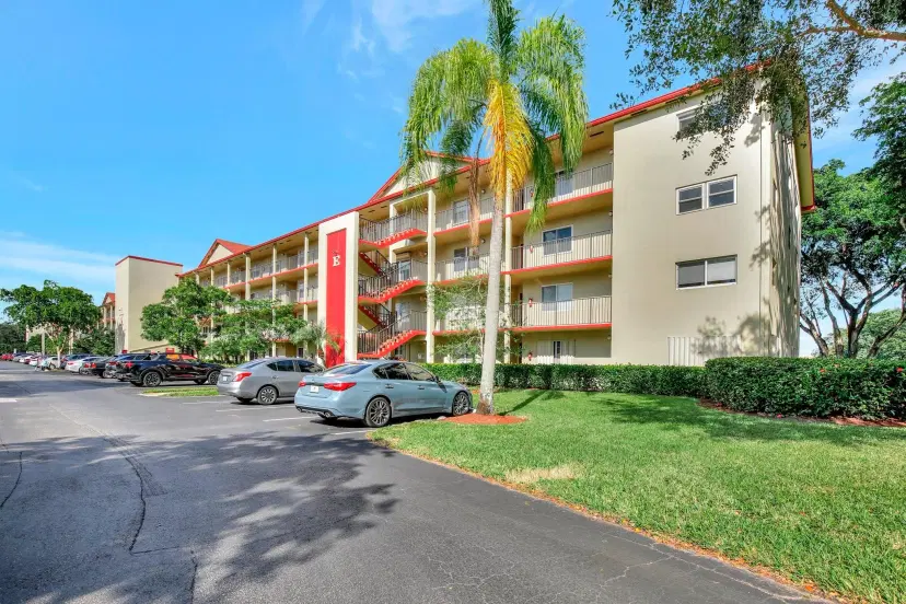 Picture of 901 SW 128Th Ave 404 E, Pembroke Pines FL 33027