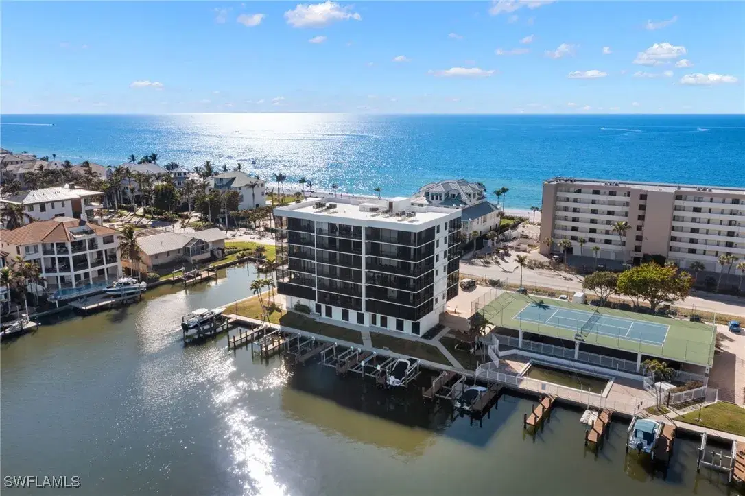 Picture of 10420 Gulf Shore Dr 143, Naples, FL 34108