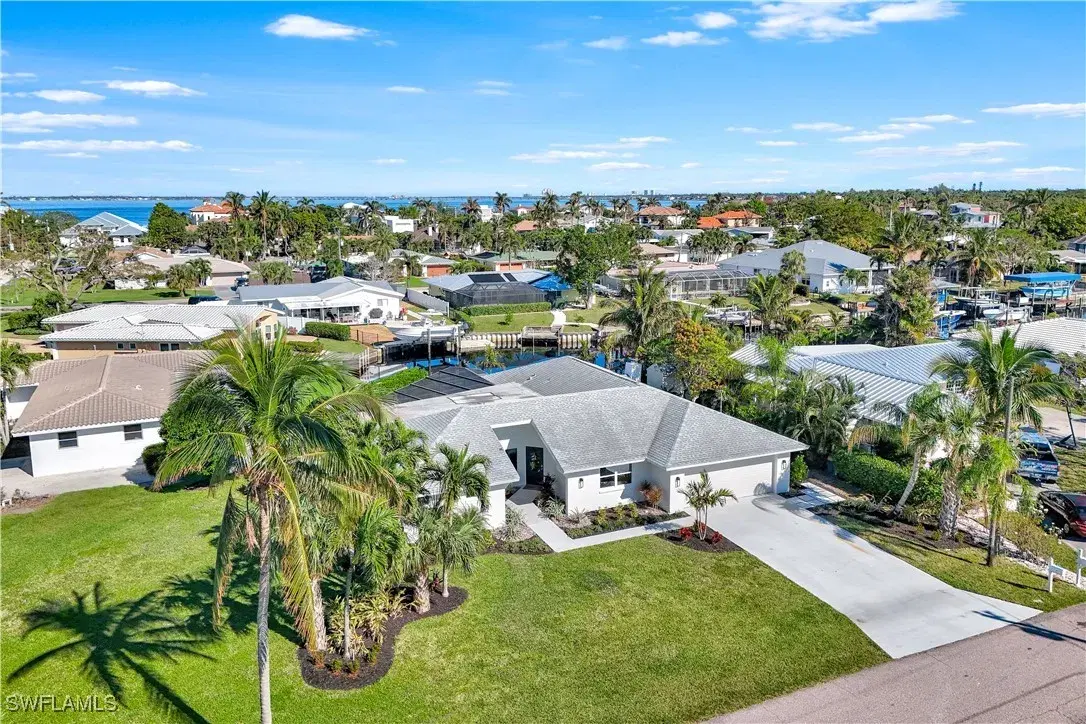 Picture of 381 Norwood Ct, Fort Myers, FL 33919