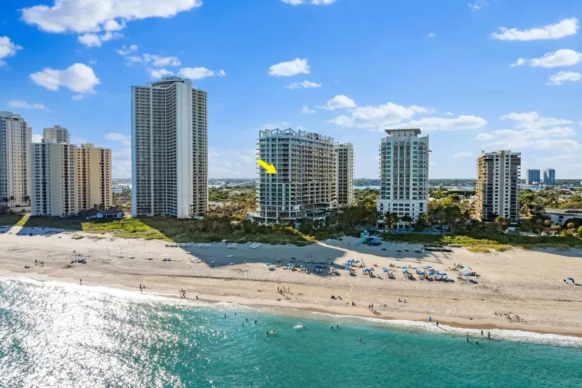 Picture of 3100 N Ocean Drive H-1103, Singer Island FL 33404