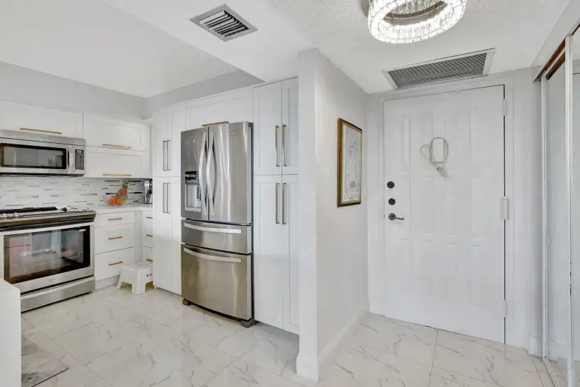 Picture of 600 Parkview Drive 509, Hallandale Beach FL 33009