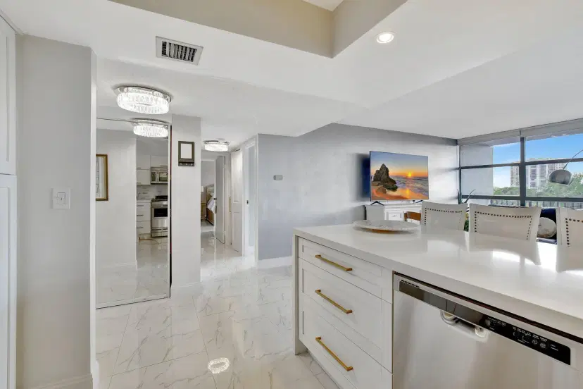 Picture of 600 Parkview Drive 509, Hallandale Beach FL 33009