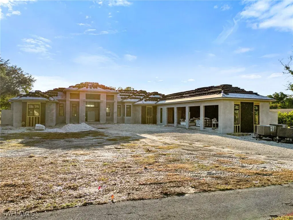 Picture of 208 Hickory Rd, Naples, FL 34108