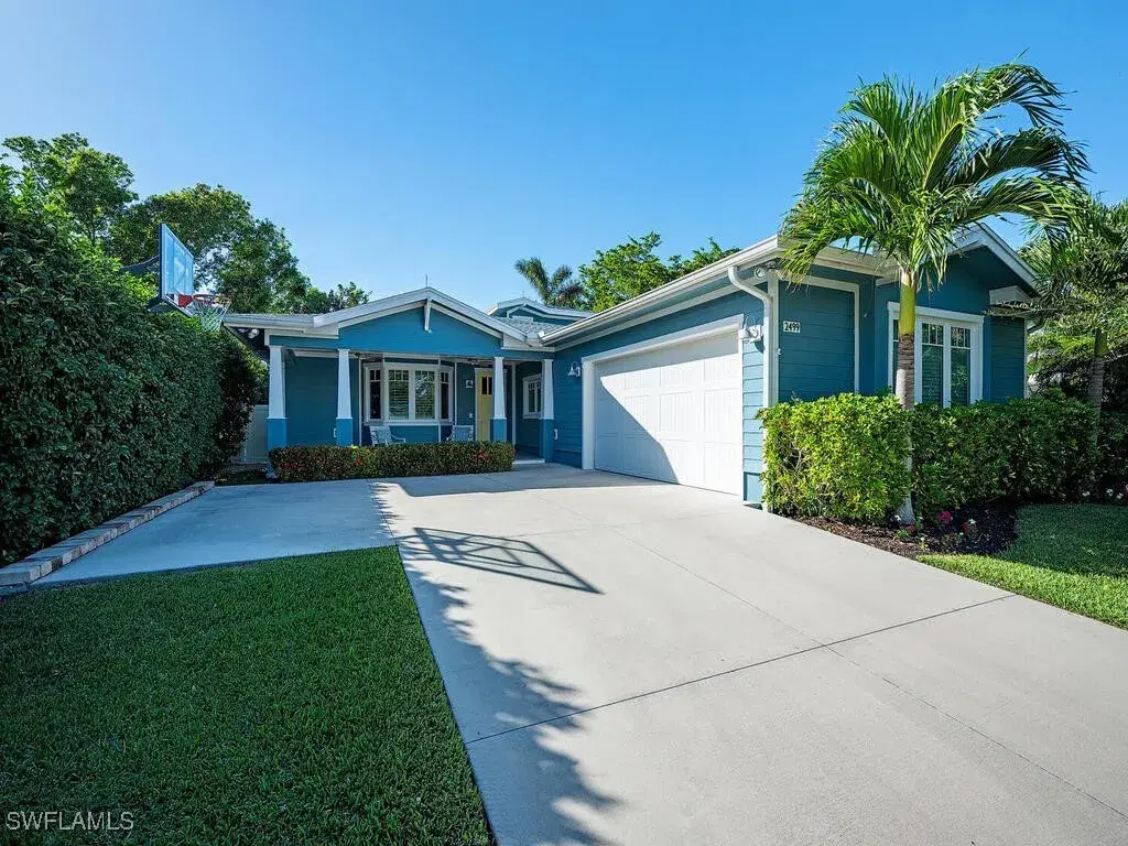 Picture of 2499 10Th St N, Naples, FL 34103