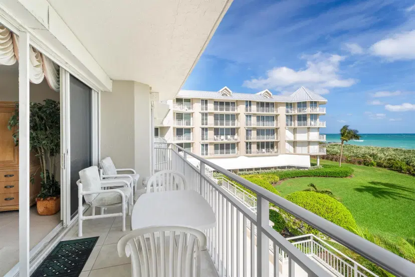 Picture of 579 NE Plantation Road 202, Stuart FL 34996