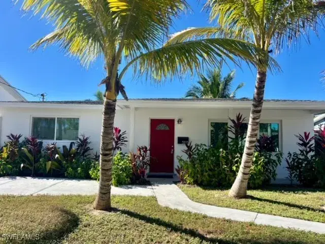 Picture of 555 14Th St N, Naples FL 34102