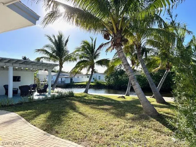 Picture of 555 14Th St N, Naples FL 34102