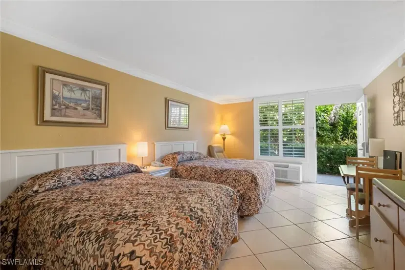 Picture of 2555 9Th St N 129, Naples FL 34103
