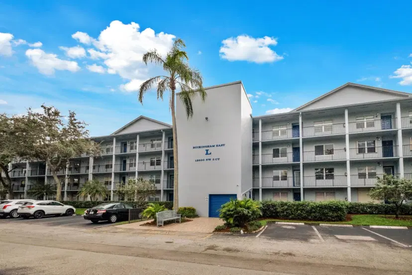 Picture of 12600 SW 5Th Ct 414L, Pembroke Pines FL 33027